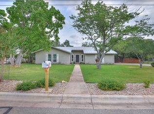 129 Woodland Rd, Georgetown, TX 78628