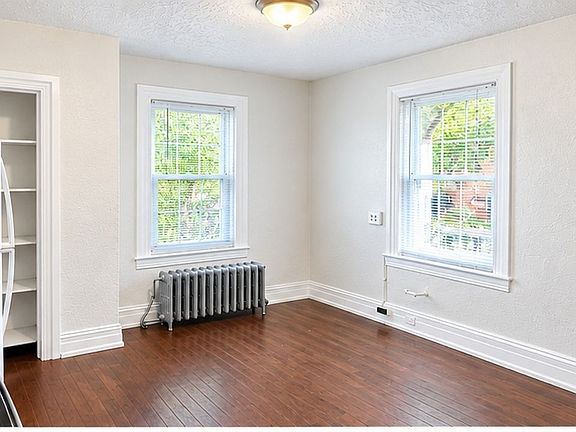 5th image of 504 W King St #2