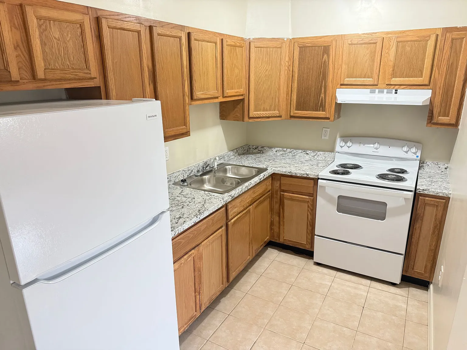 202 Commerical — Photo 3
