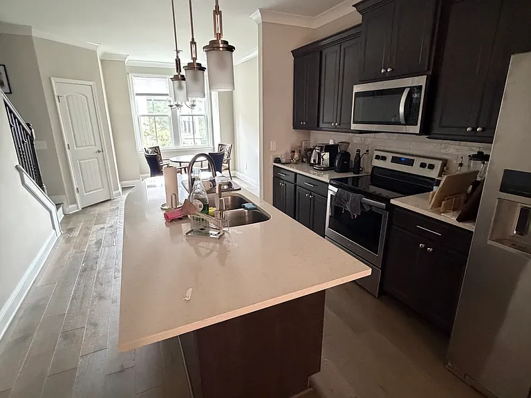 201B Burns Ave — Photo 5