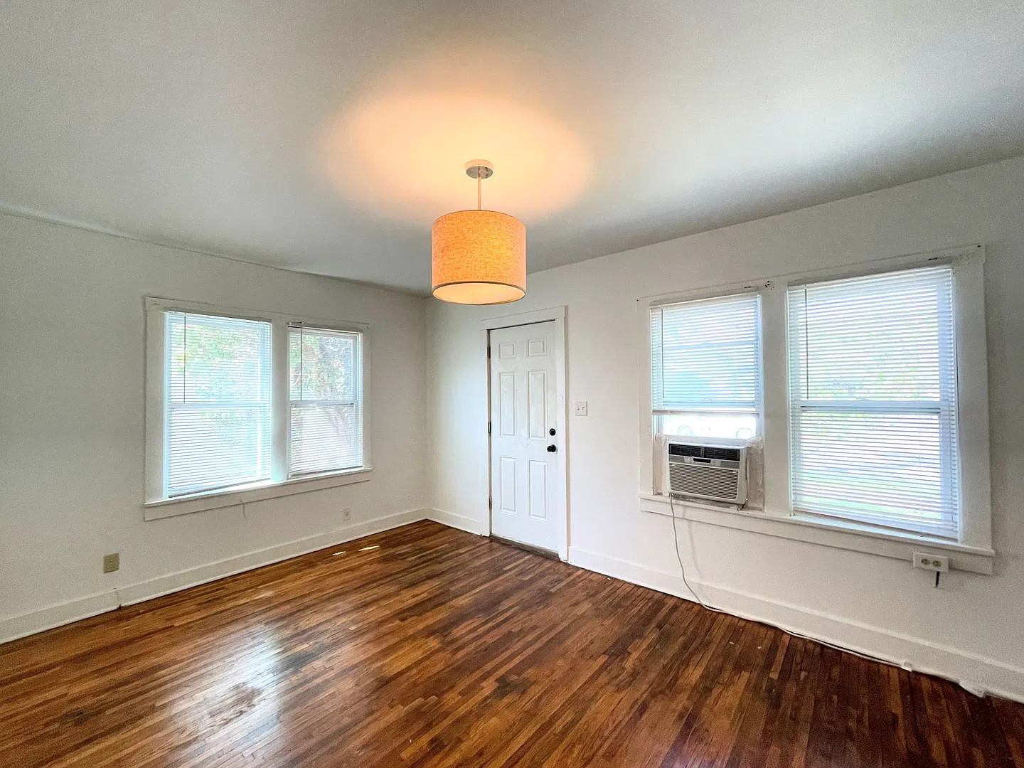 209 W 8th Ave — Photo 3
