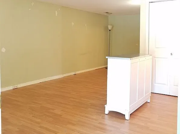 9810 Hellingly Pl, Montgomery Village, MD 20886