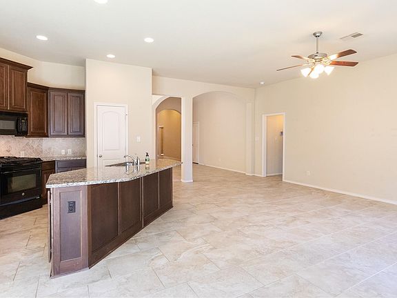 5th image of 2605 Longlake Dr