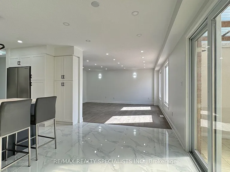 505 Bridlewreath Ct #UPPER LVL — Photo 13