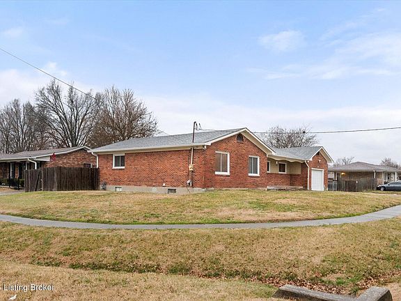 3rd image of 3202 Tara Gale Dr