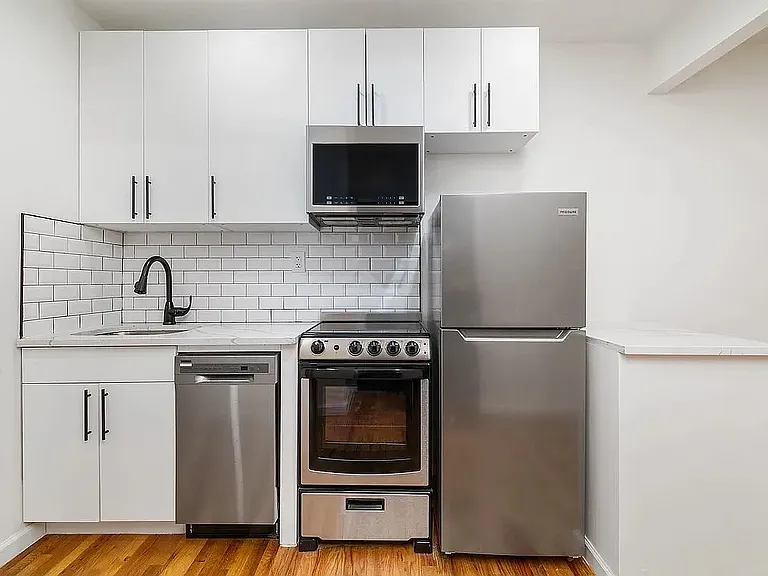 1577 3rd Ave #5S — Photo 1
