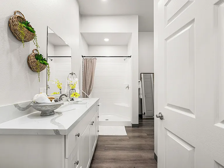 Paradise Oaks Luxury Senior Living — Photo 10