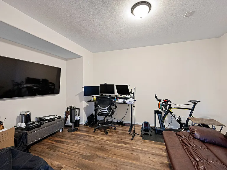 4627 Miramar Dr — Photo 24