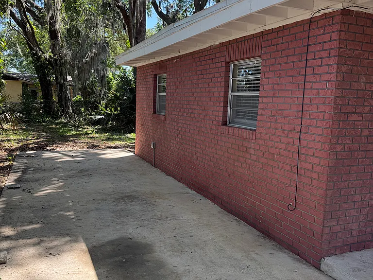 357 Parkway St — Photo 12
