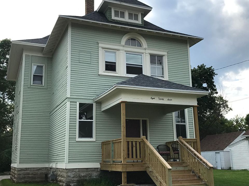 2nd image of 410 Park Dr