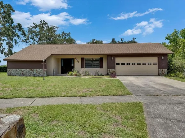 1309 Sandalwood Dr, Plant City, FL 33563