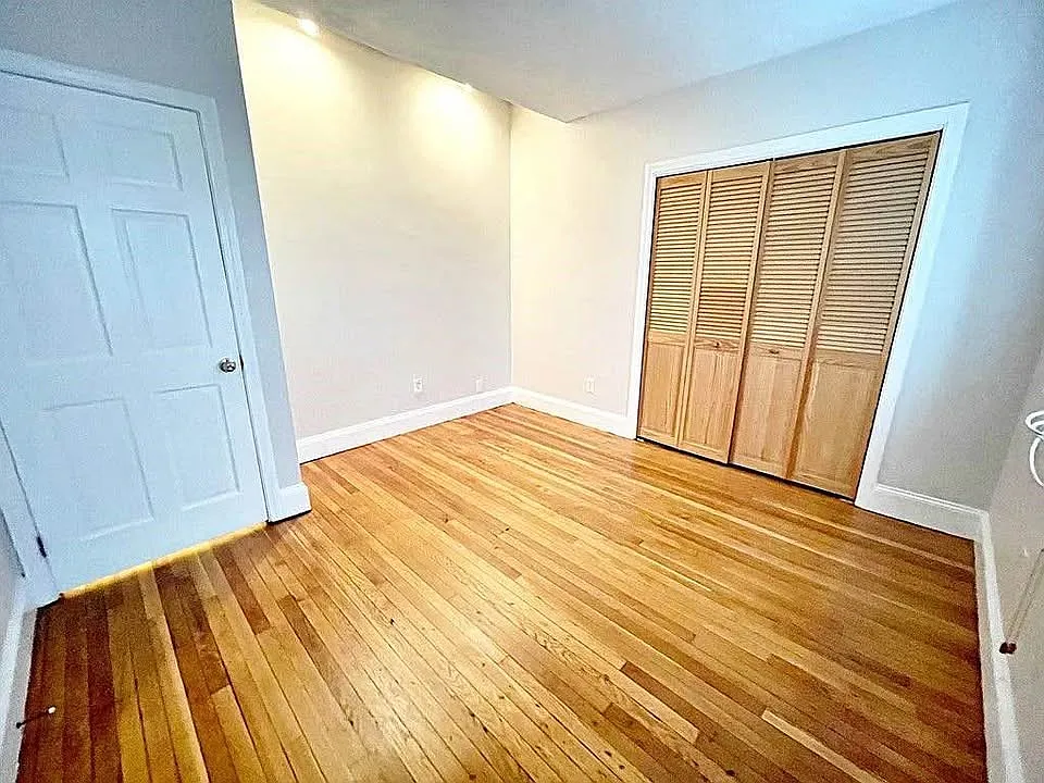 2 bed, 9999 sqft, $3,000 — Photo 4