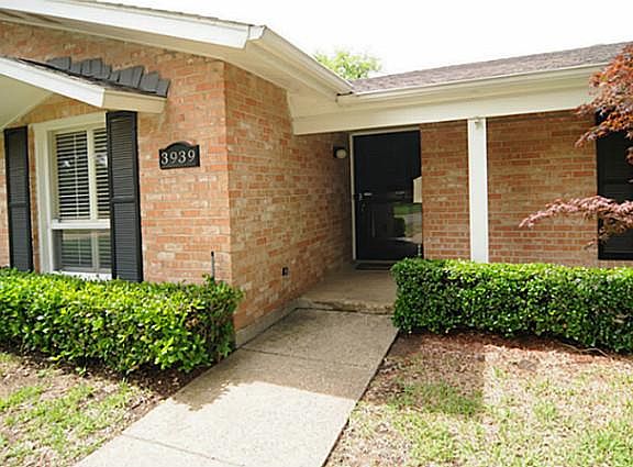 2nd image of 3939 Port Royal Dr