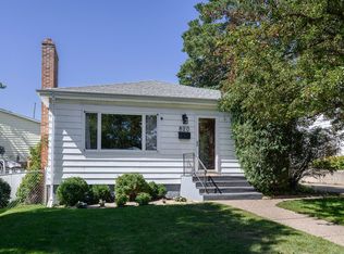 820 N 1st St, Bismarck, ND 58501