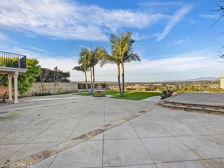 24001 Swallowtail Dr — Photo 32