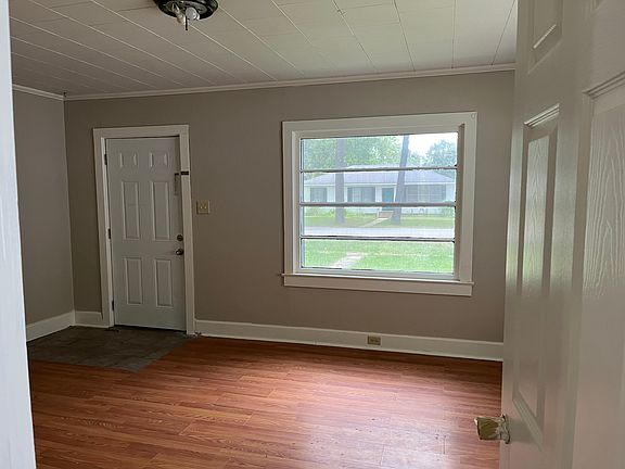 2nd image of 811 Guidroz St