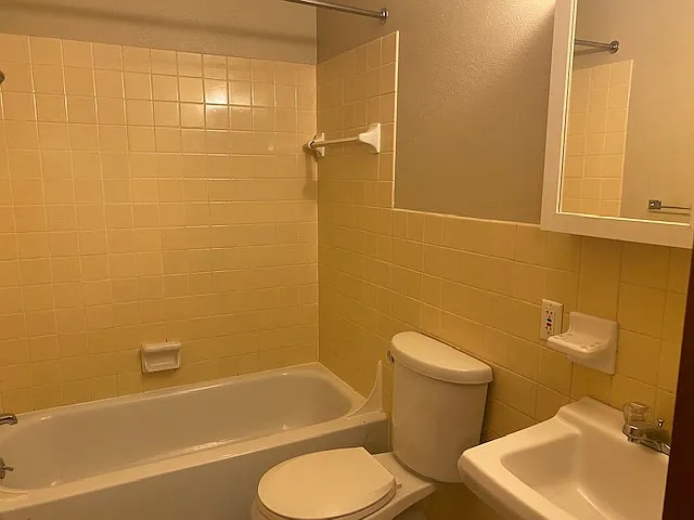 2012 S Illinois Ave #18 — Photo 9
