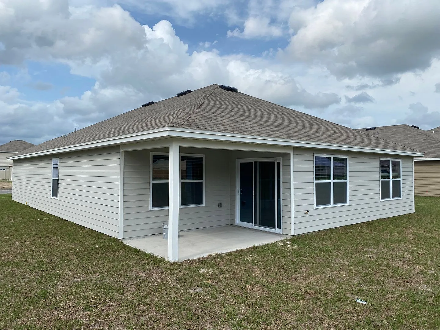Desirable Oak Ridge Subdivision 3/2/2 — Photo 4