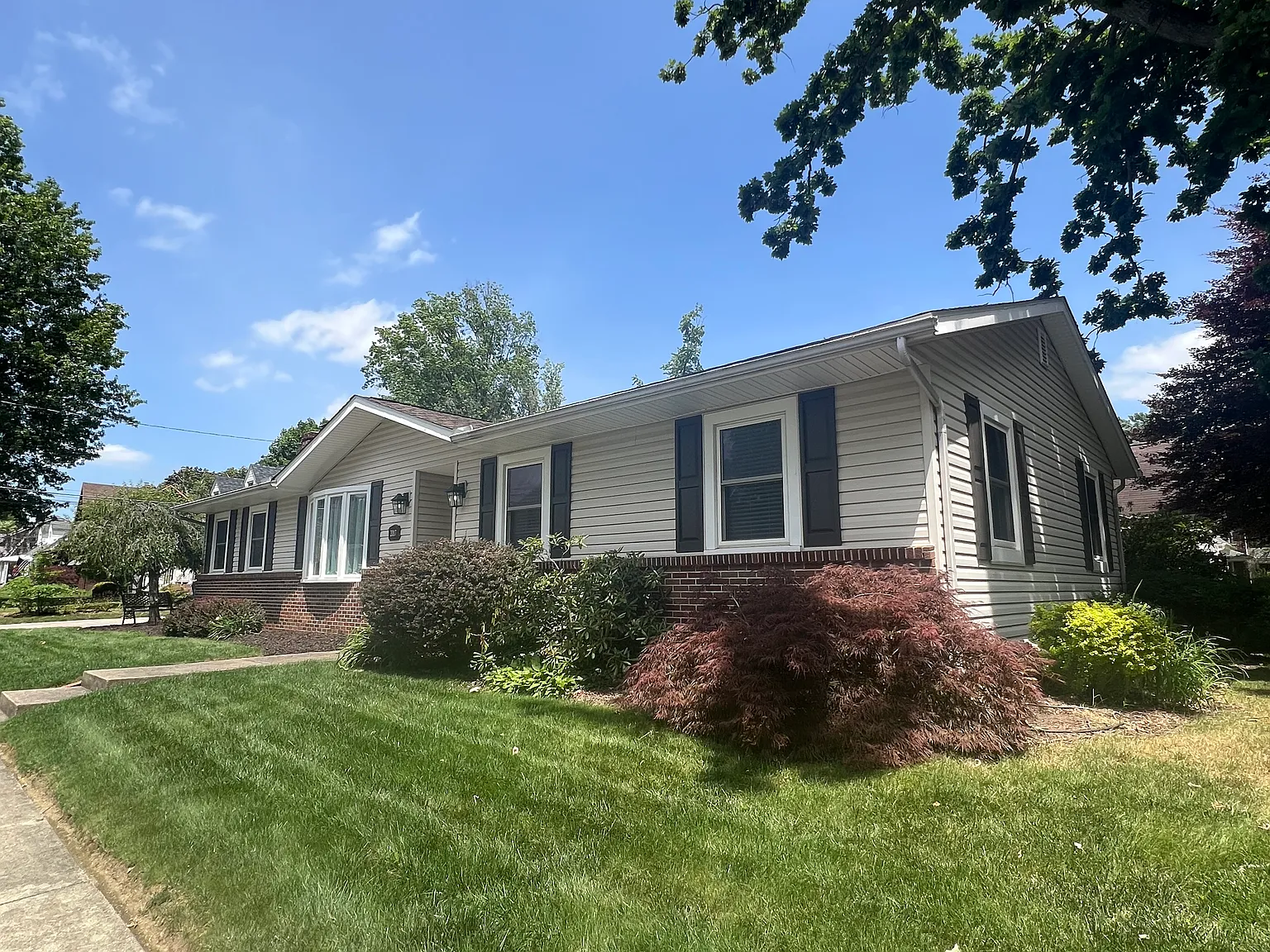 3 bed, 2.5 bath, 1783 sqft, $2,400 — Photo 2