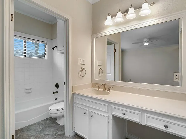 2208 Indian Trl #A — Photo 14