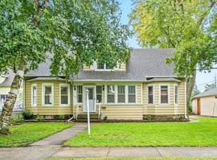 938 Prospect St, Dekalb, IL 60115