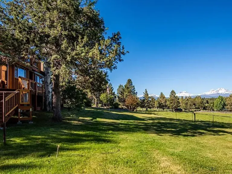 69196 Hurtley Ranch Rd — Photo 4