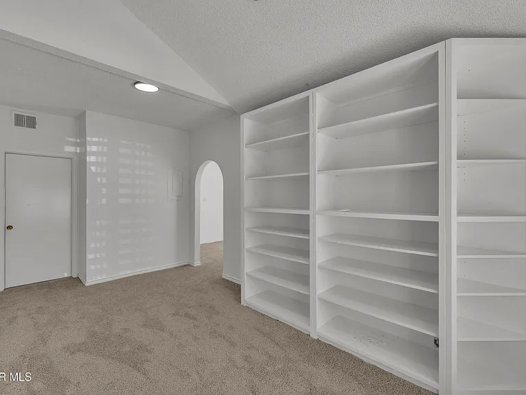 1325 Whirlaway Dr — Photo 24