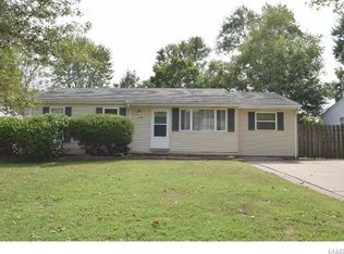 240 Imperial Ln, Fenton, MO 63026