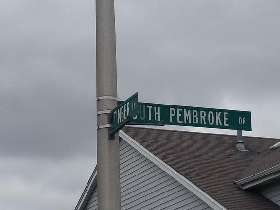 5th image of 1499 S Pembroke Dr