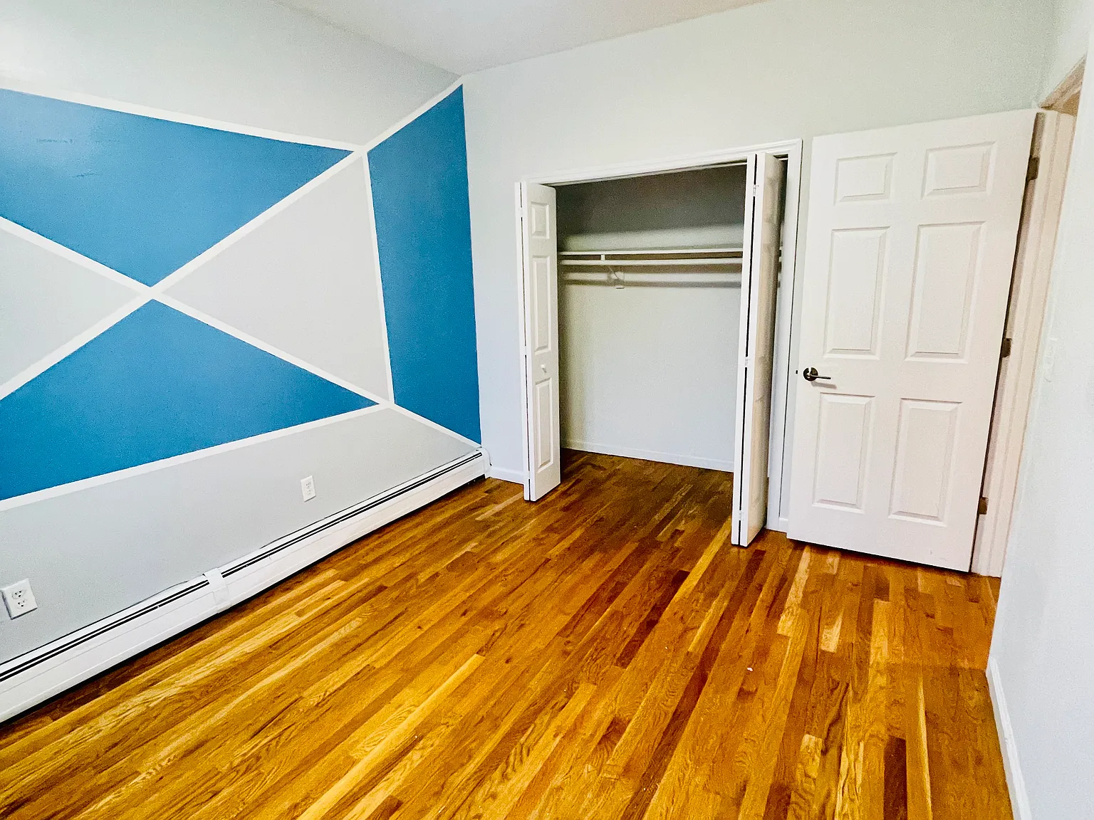 117 Avenue C — Photo 2
