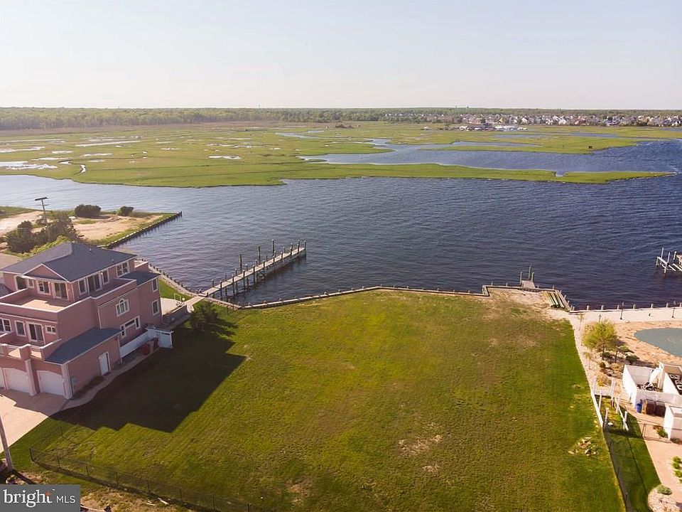 1st image of 1108 Island Dr