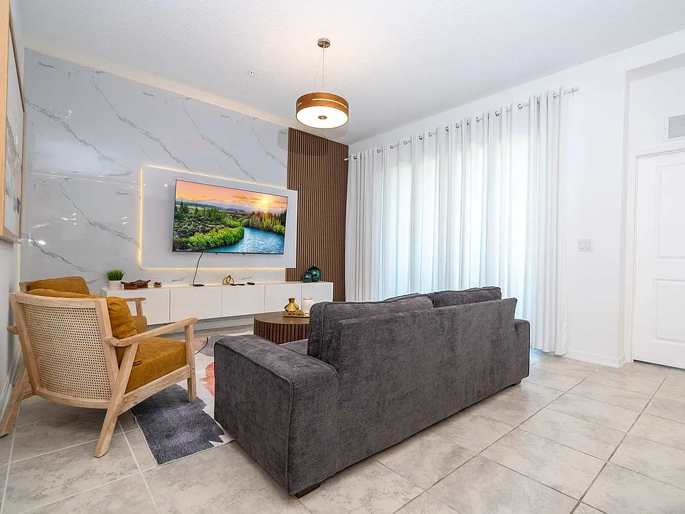 3191 Paradox Cir #4-ID1603866P