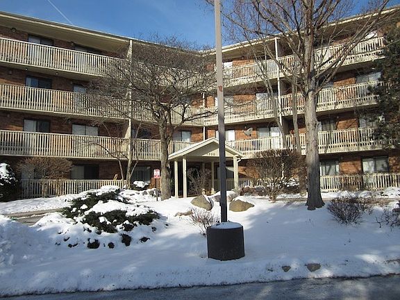 2nd image of 1700 Wedgewood Dr APT 408