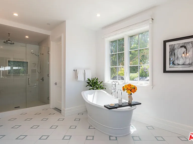 6671 Dume Dr — Photo 30