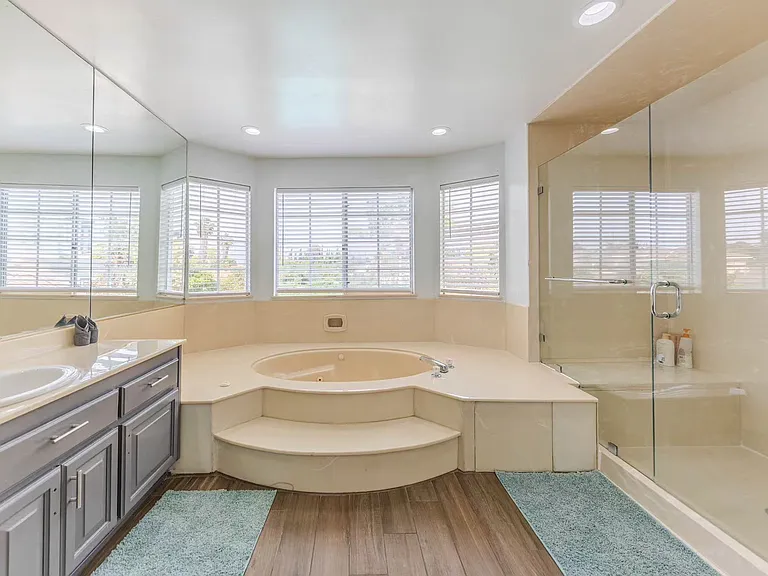 1209 Midwickhill Dr — Photo 38