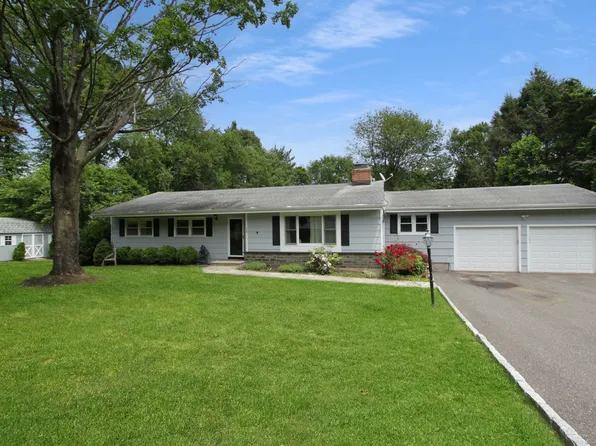 15 Old Stream Lane, Trumbull, CT 06611