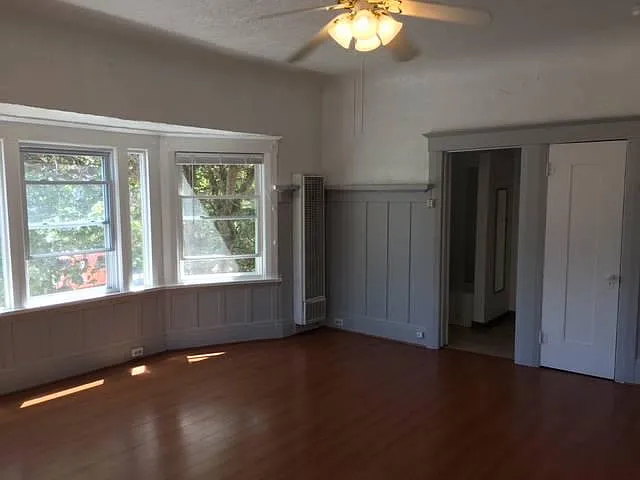 430 38th St #2 — Photo 3