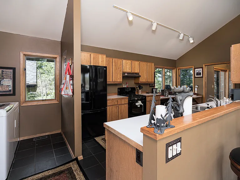 345 Swan Hill Dr — Photo 9