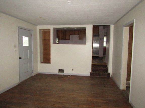 5th image of 241 Weber Rd