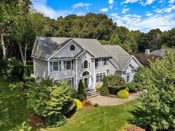 17 Harvest Glen, East Lyme, CT 06333