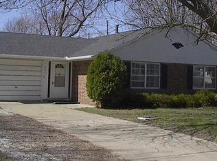 807 Westfield Dr, Champaign, IL 61821