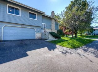 3619 Avon Dr, Woodbury, MN 55125