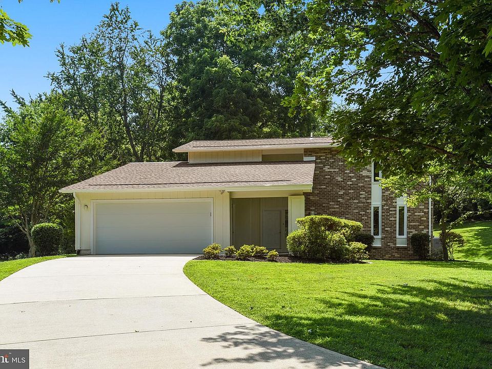 1st image of 2702 Berryland Dr