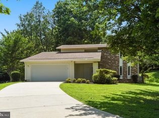 2702 Berryland Dr, Oakton, VA 22124