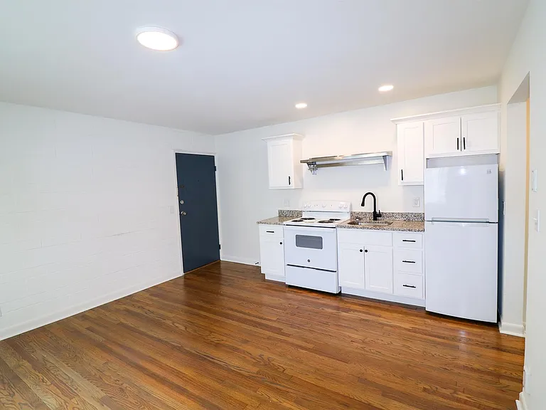 5017 Madison Road — Photo 7