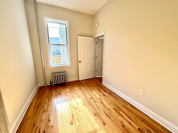 5th image of 1072 Putman Ave #A1