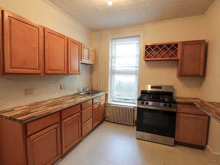 141 Saint James St #4A — Photo 13