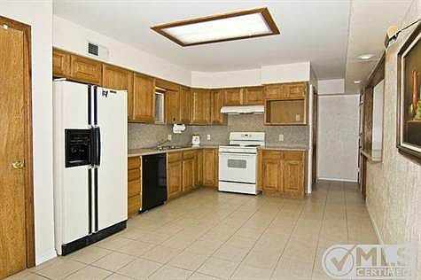 4th image of 2969 Primrose Ln