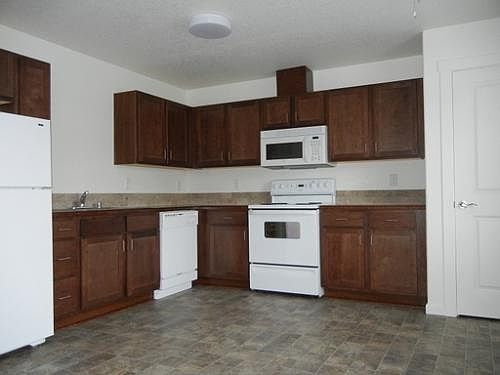 1st image of 917 SE 9th Dr APT 109