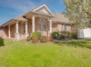 10129 Red Bluff Ln, Fort Worth, TX 76177